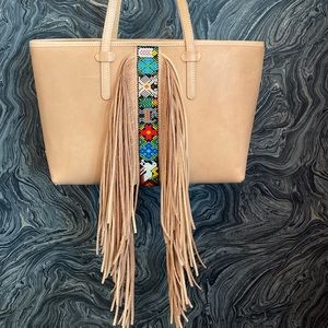 Breezy East West Tote -Shakira in Natural